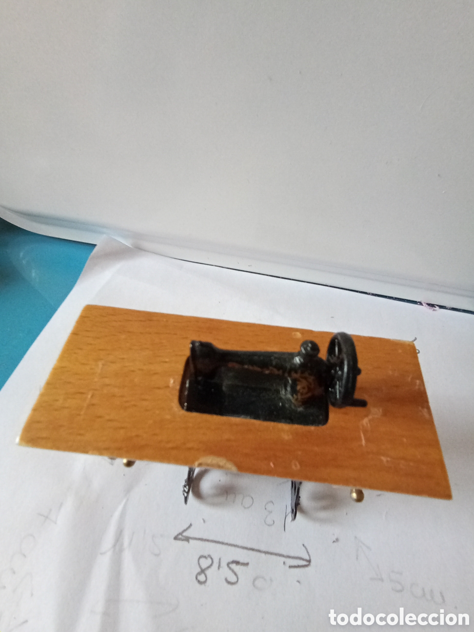 Casas de mu&ntilde;ecas: Maquina de coser en miniatura - Foto 4