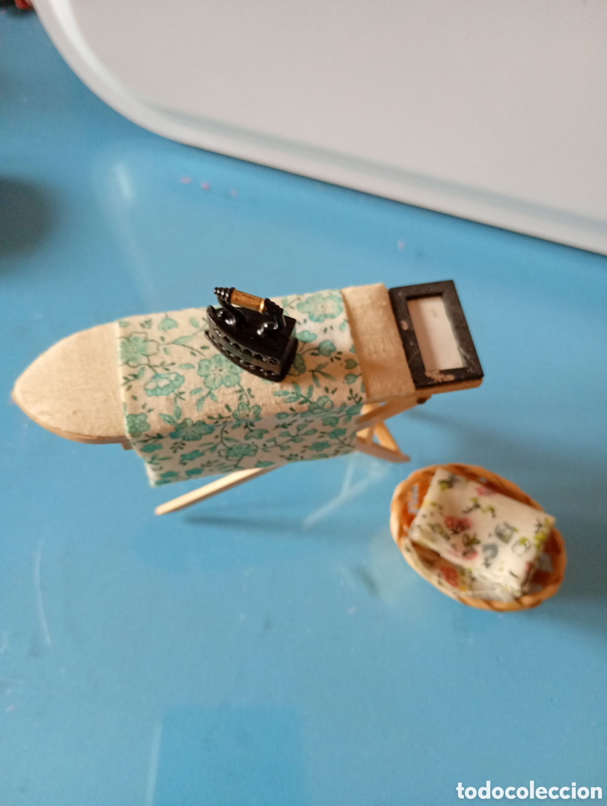 Casas de mu&ntilde;ecas: Tabla de planchar en miniatura - Foto 3