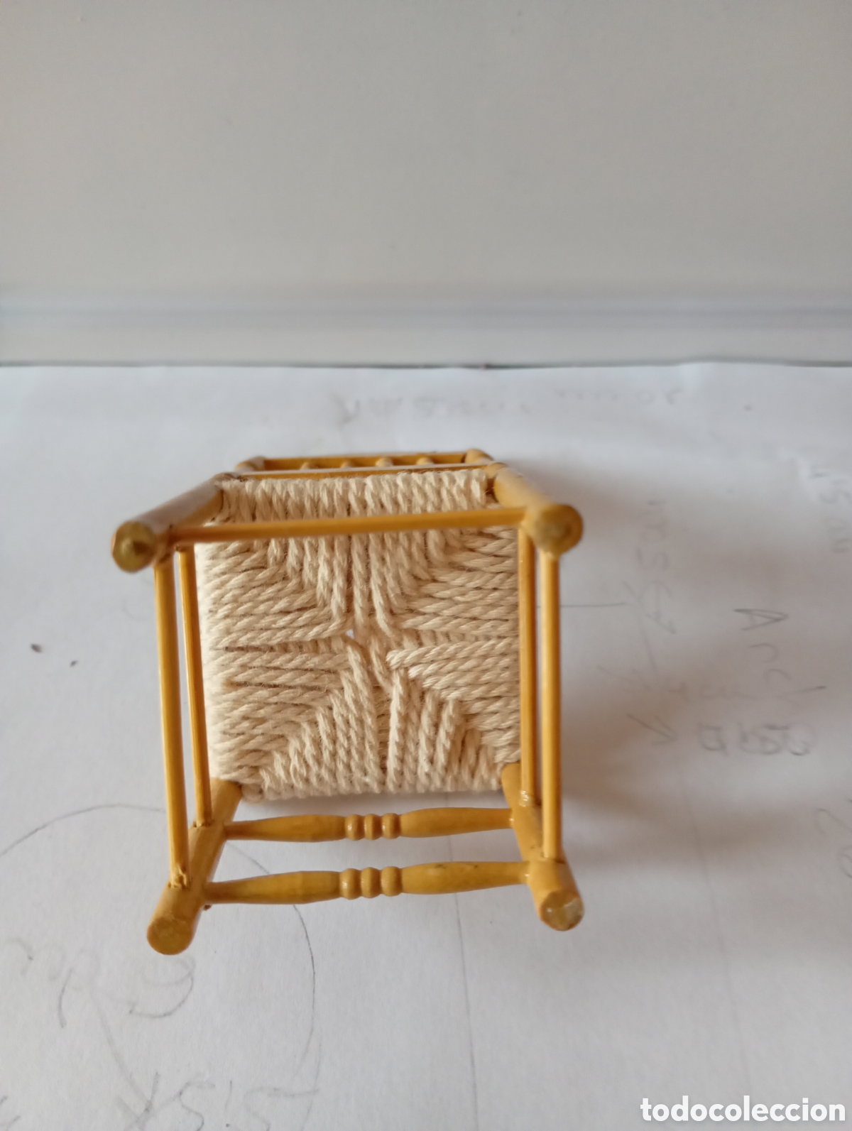Casas de mu&ntilde;ecas: Silla de madera en miniatura - Foto 3