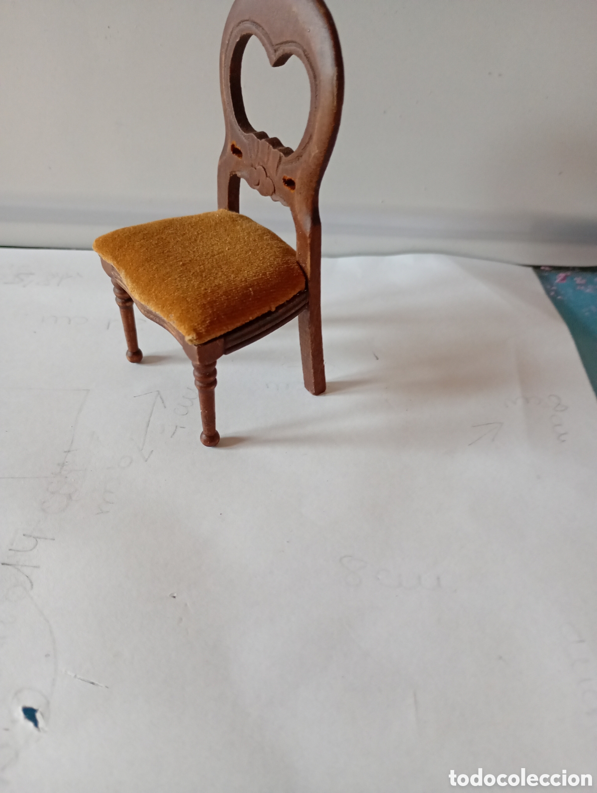 Casas de mu&ntilde;ecas: Silla de madera en miniatura - Foto 3