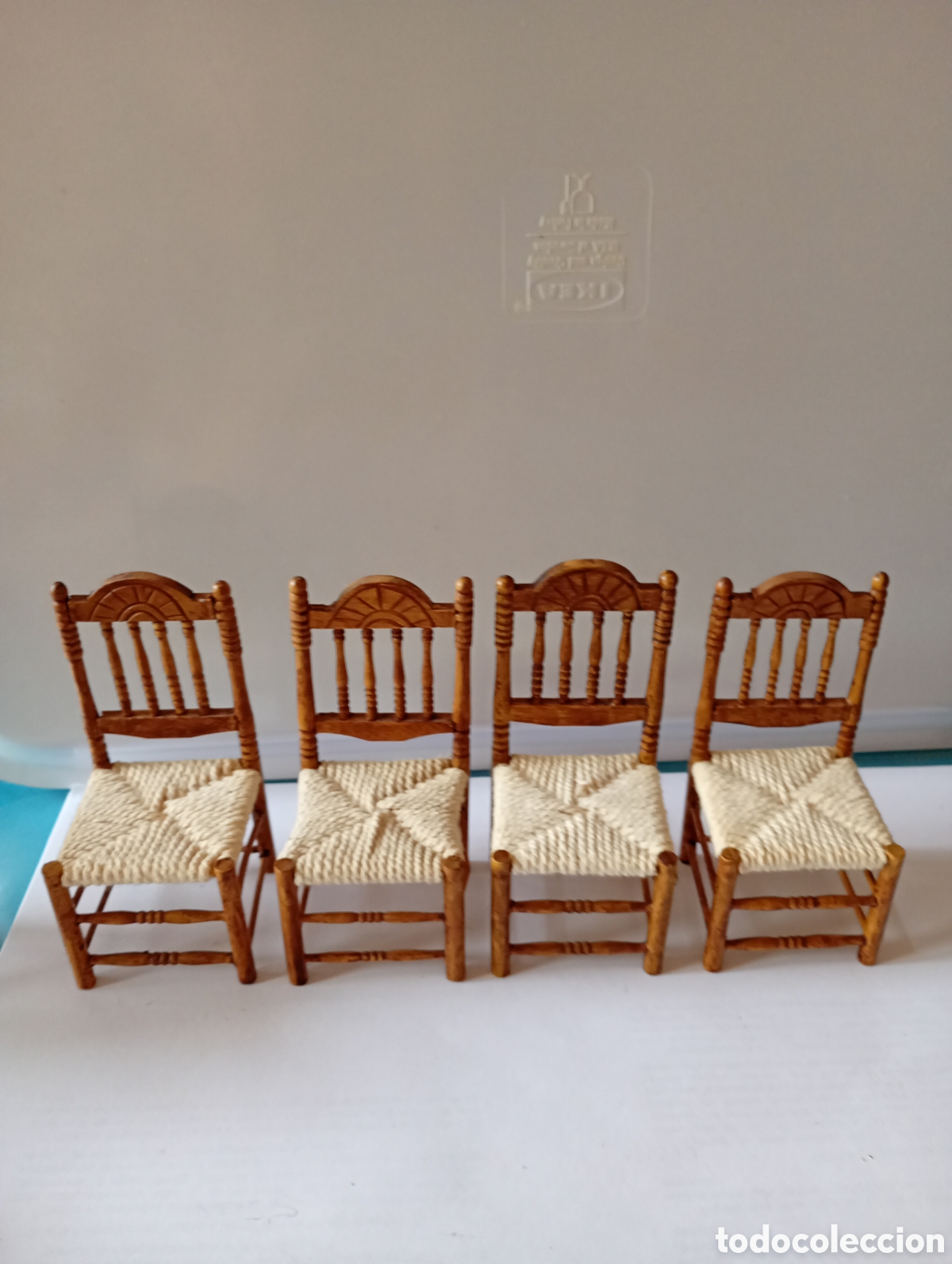 Casas de mu&ntilde;ecas: Mesa y sillas para casa de mu&ntilde;ecas - Foto 5