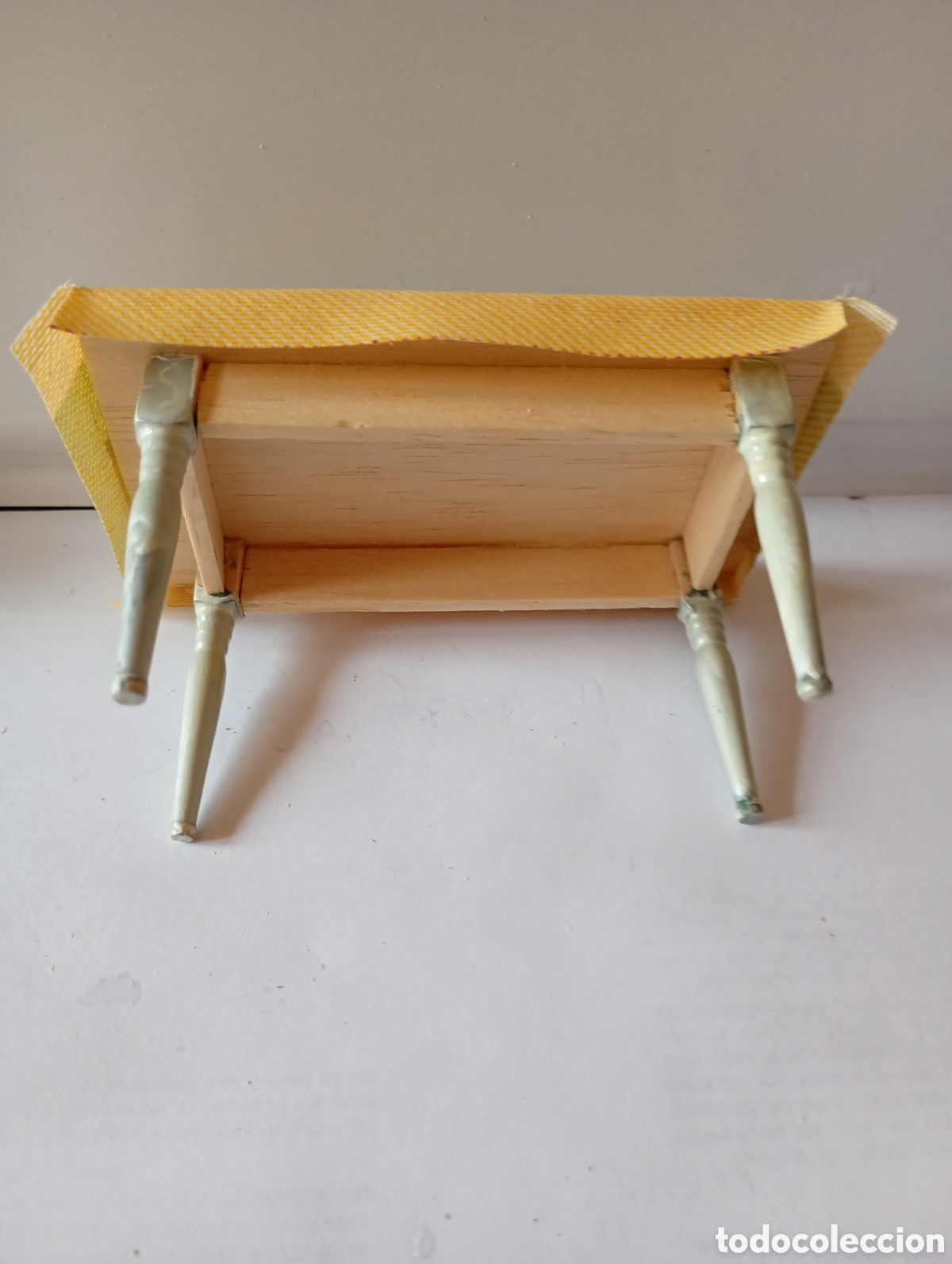 Casas de mu&ntilde;ecas: Mesa de cocina en miniatura - Foto 2