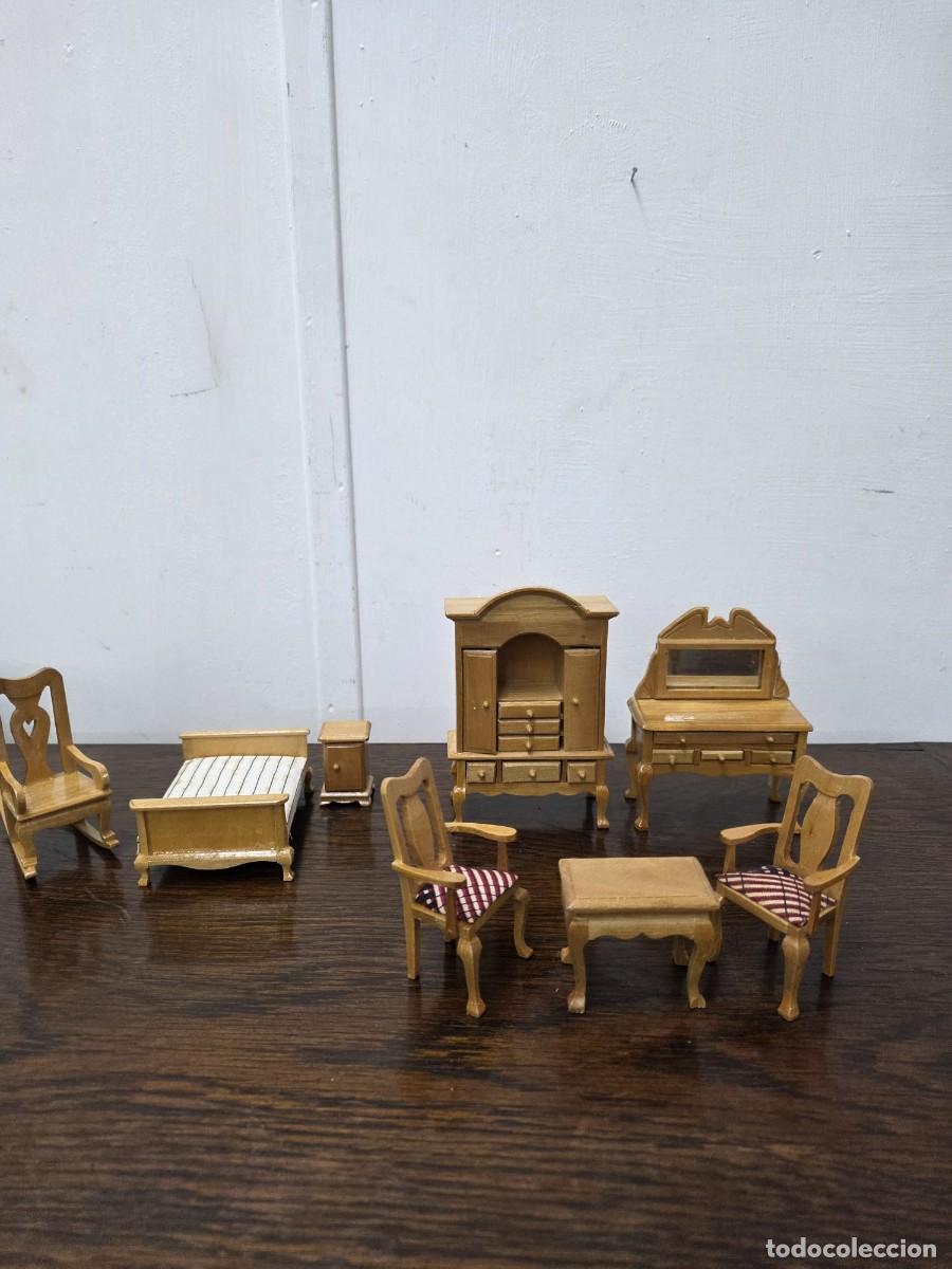 Casas de mu&ntilde;ecas: CONJUNTO DE MUEBLES DE MADERA PARA CASA DE MU&Ntilde;ECAS - Foto 3