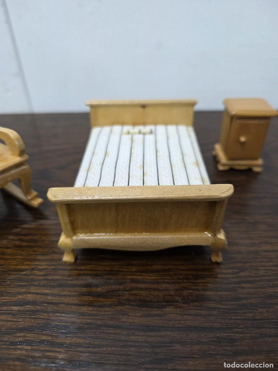 Casas de mu&ntilde;ecas: CONJUNTO DE MUEBLES DE MADERA PARA CASA DE MU&Ntilde;ECAS - Foto 4