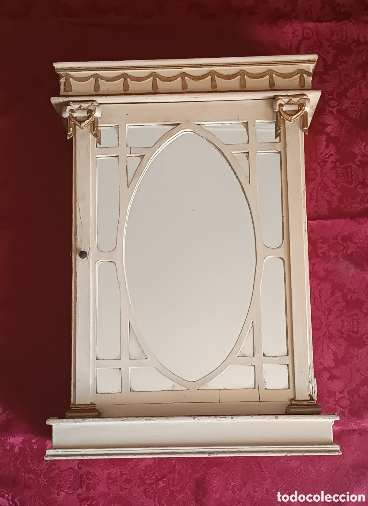 Casas de mu&ntilde;ecas: ARMARIO DE MU&Ntilde;ECAS VITRINA CAPILLA URNA - Foto 1