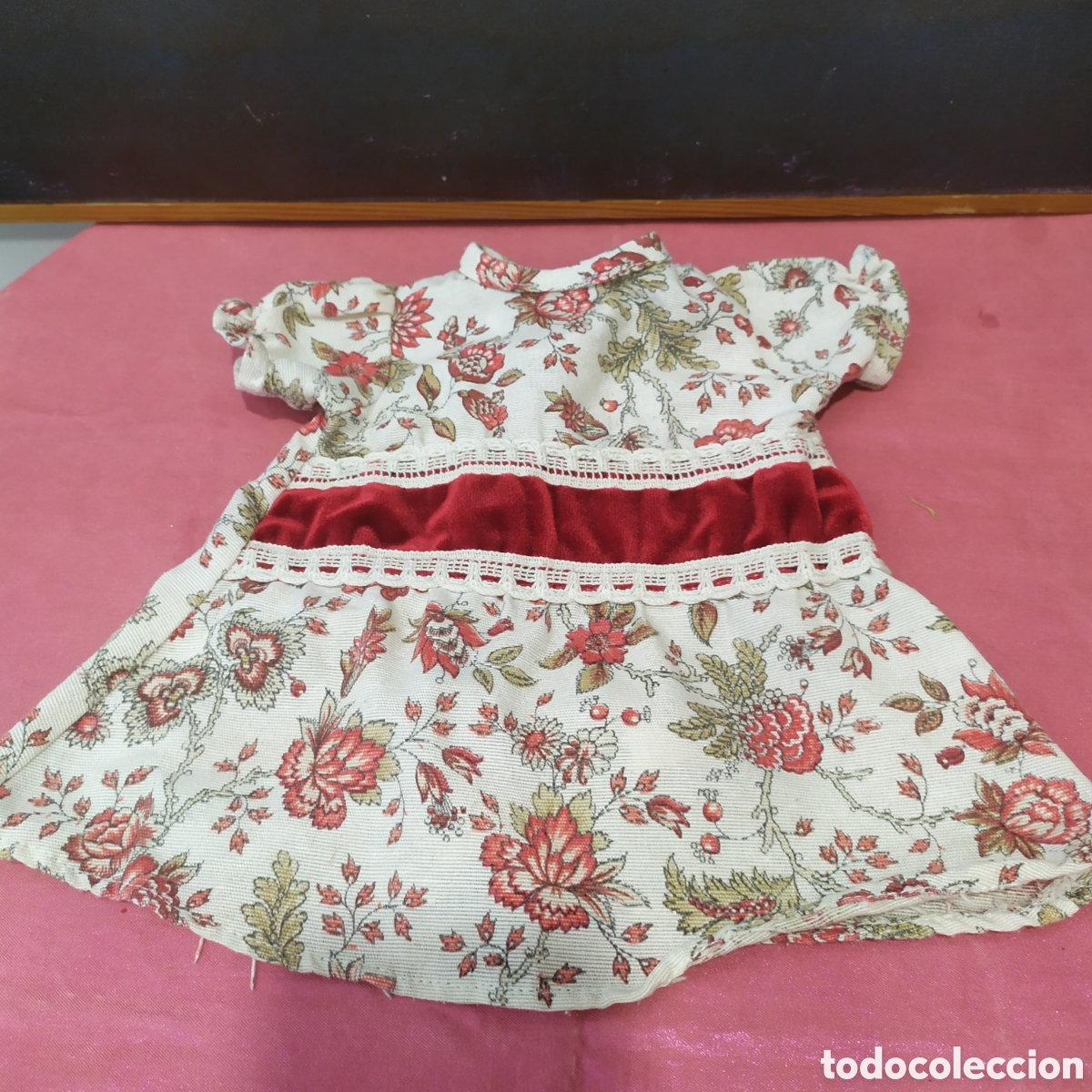 Casas de mu&ntilde;ecas: Bonito vestido de mu&ntilde;ecas - Foto 1