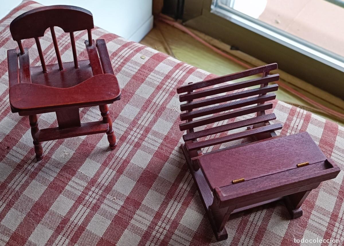 Casas de mu&ntilde;ecas: Lote de dos pupitres de casa de mu&ntilde;ecas - Foto 1
