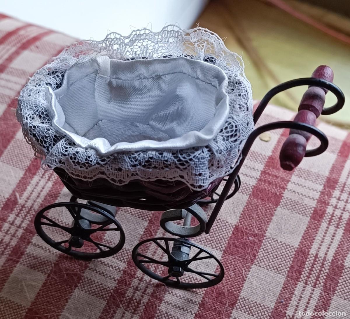 Casas de mu&ntilde;ecas: Cochecito de beb&eacute; de casa de mu&ntilde;ecas - Foto 1