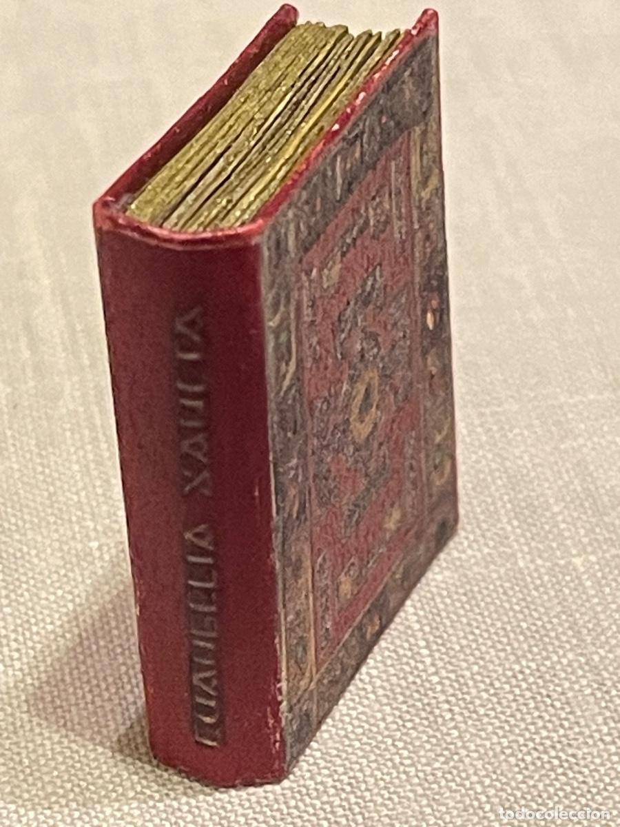 Casas de mu&ntilde;ecas: Libro medieval religioso en miniatura para casa de mu&ntilde;ecas - Foto 2