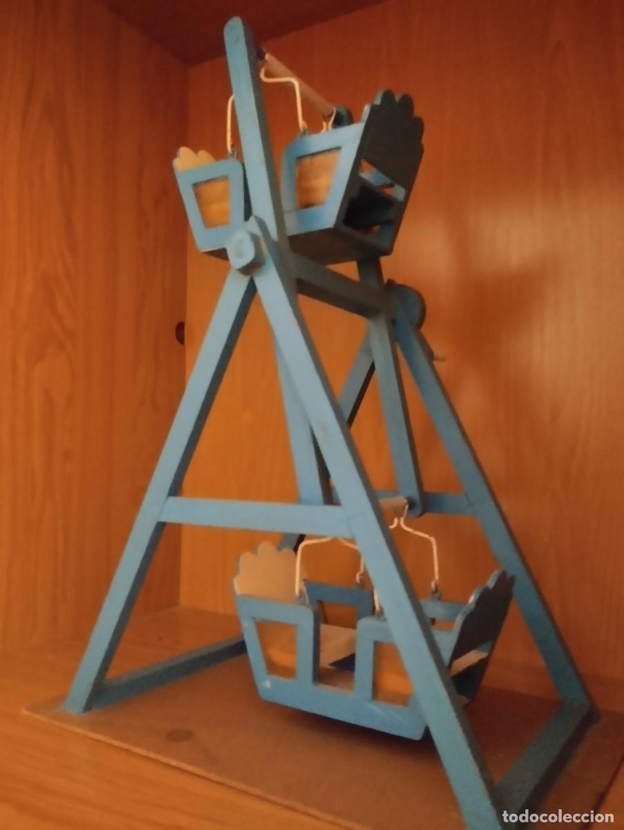 Casas de mu&ntilde;ecas: noria azul de madera para barriguitas - Foto 1