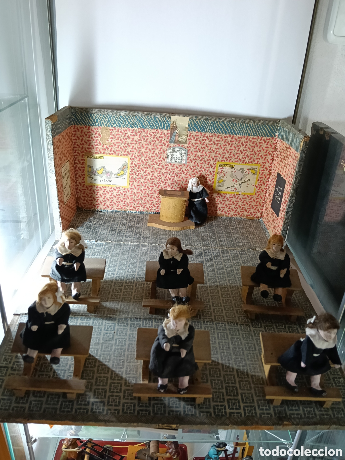 Casas de mu&ntilde;ecas: Escuela de ni&ntilde;as con monja - Foto 5