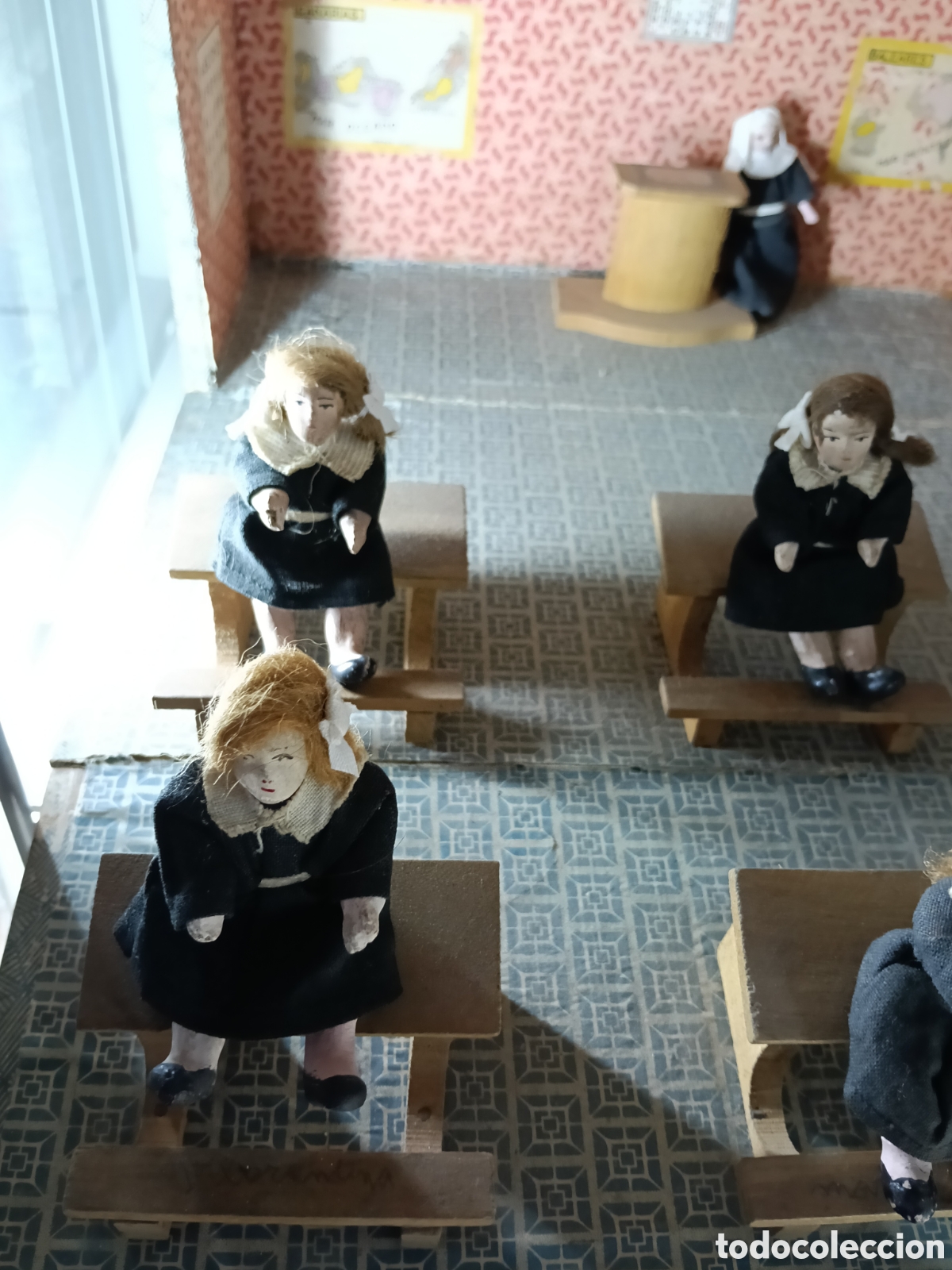 Casas de mu&ntilde;ecas: Escuela de ni&ntilde;as con monja - Foto 6