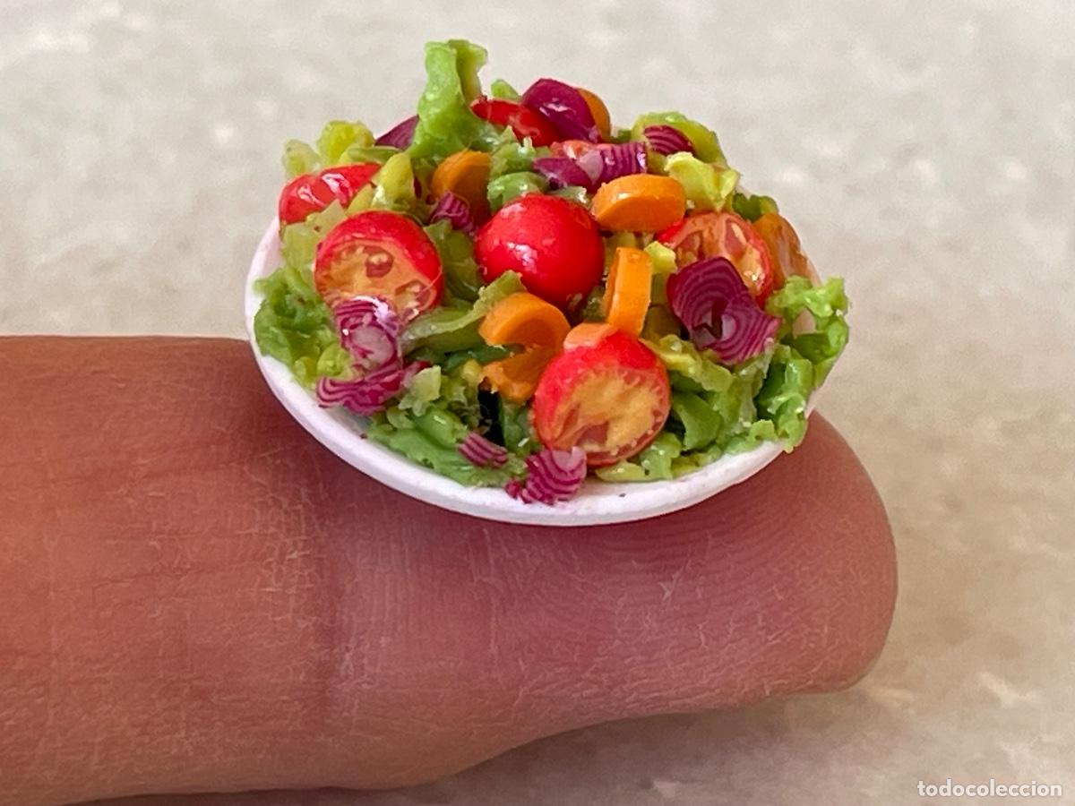 Casas de mu&ntilde;ecas: Ensalada de tomate y cebolla en miniatura para casa de mu&ntilde;ecas - Foto 5