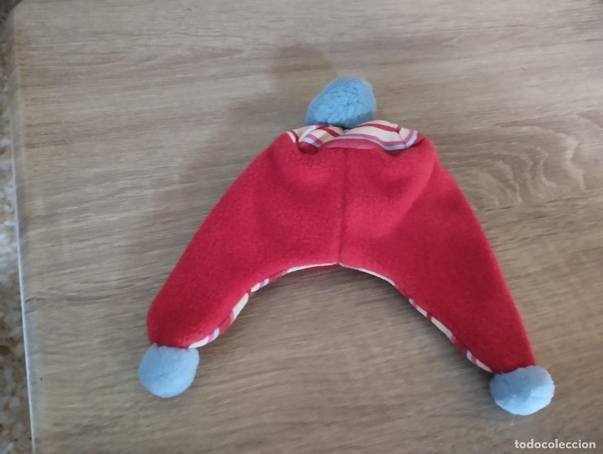 Casas de mu&ntilde;ecas: gorro rojo con pompones para mu&ntilde;eco - Foto 2
