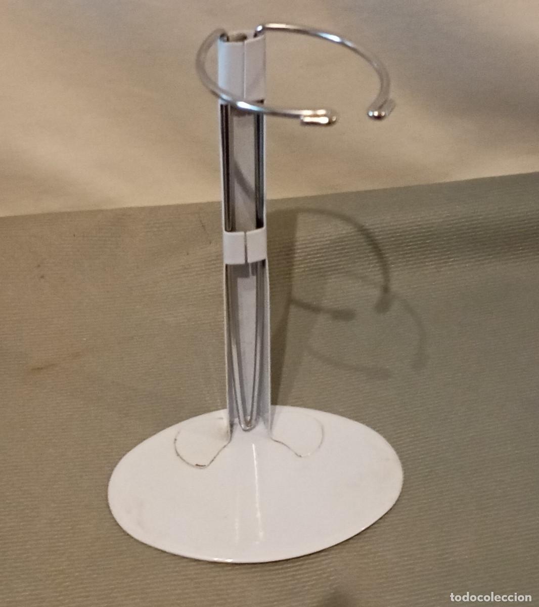 Casas de mu&ntilde;ecas: Soporte blanco para sujetar mu&ntilde;ecas - Foto 2