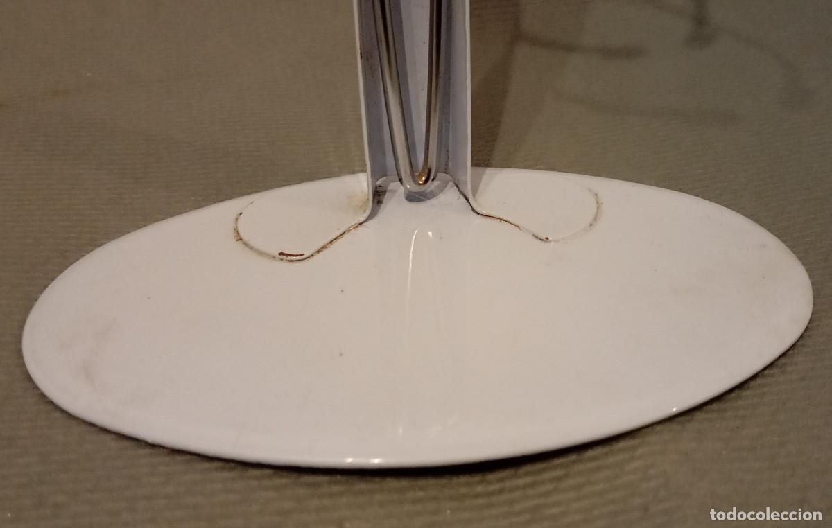 Casas de mu&ntilde;ecas: Soporte blanco para sujetar mu&ntilde;ecas - Foto 3