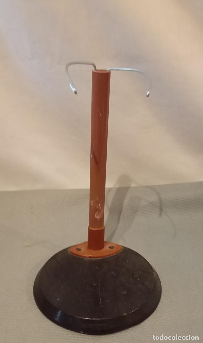 Casas de mu&ntilde;ecas: Soporte negro para mu&ntilde;ecas - Foto 1
