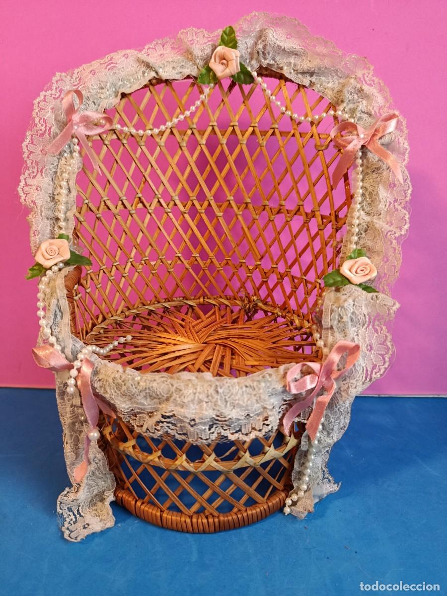 Casas de mu&ntilde;ecas: SILLA DE MIMBRE PARA MU&Ntilde;ECA - Foto 1