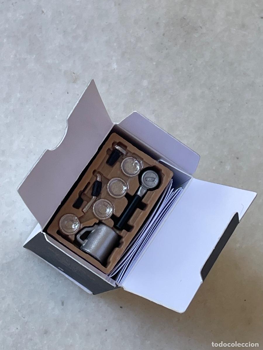 Casas de mu&ntilde;ecas: Cafetera Espresso con caja miniatura casa de mu&ntilde;ecas - Foto 3
