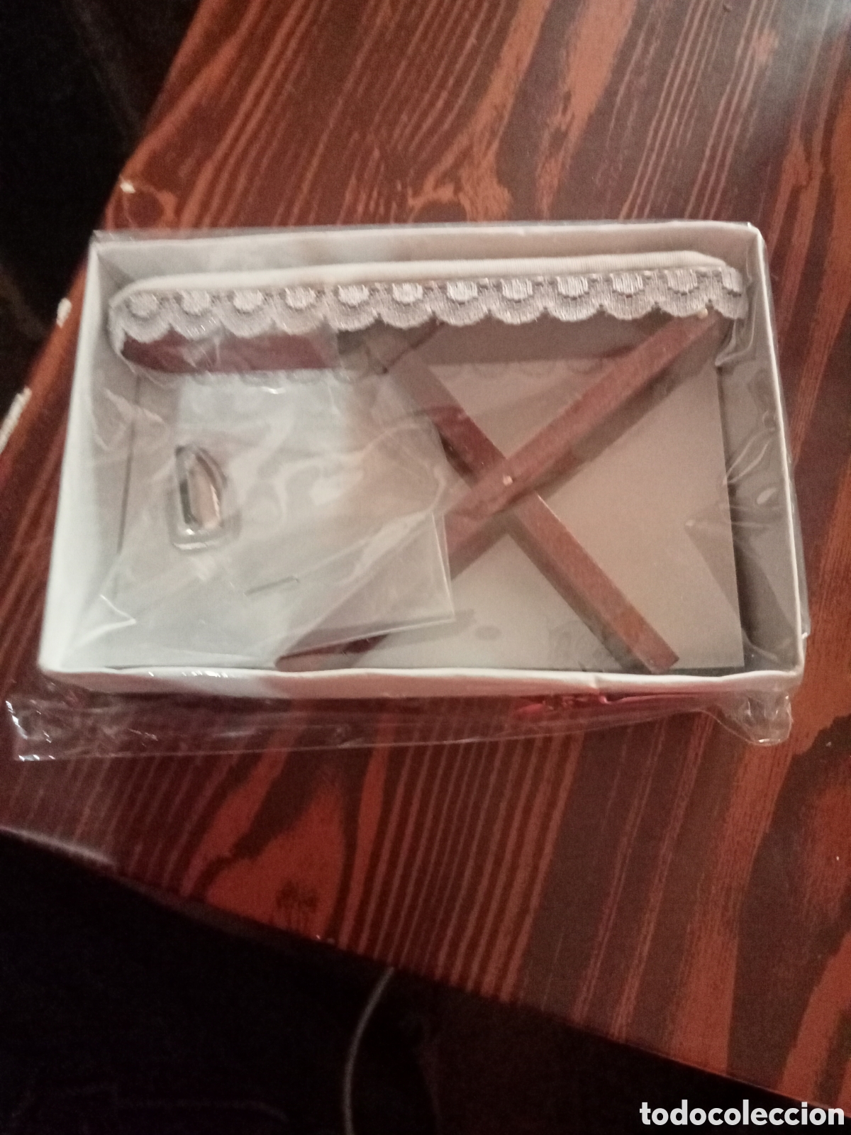 Casas de mu&ntilde;ecas: Miniatura tabla de planchar - Foto 1