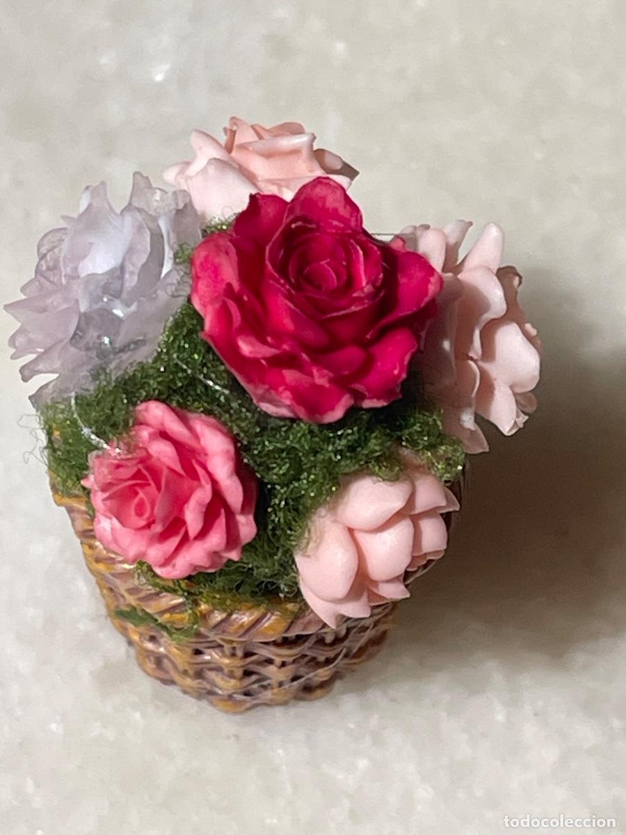 Casas de mu&ntilde;ecas: Cesta de flores en miniatura casa de mu&ntilde;ecas - Foto 5