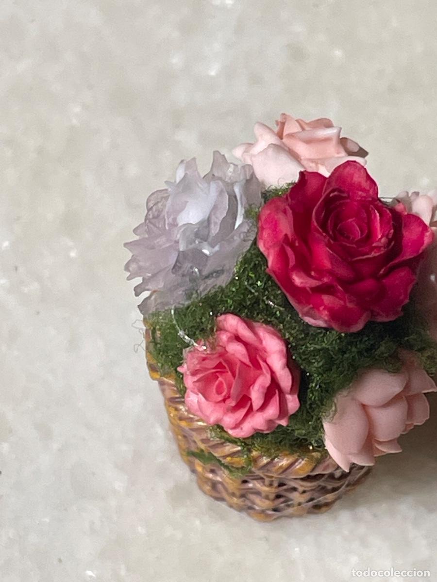Casas de mu&ntilde;ecas: Cesta de flores en miniatura casa de mu&ntilde;ecas - Foto 6
