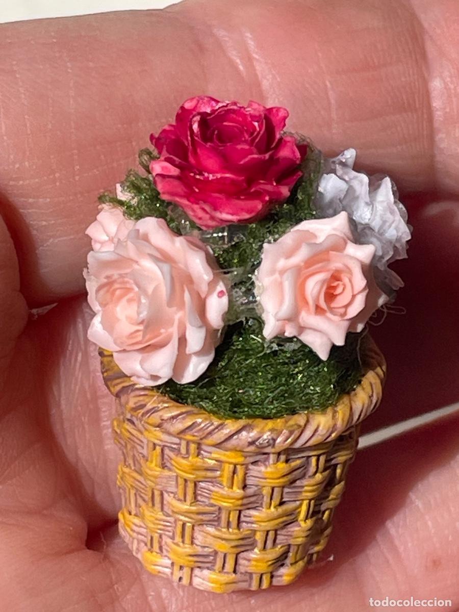 Casas de mu&ntilde;ecas: Cesta de flores en miniatura casa de mu&ntilde;ecas - Foto 7