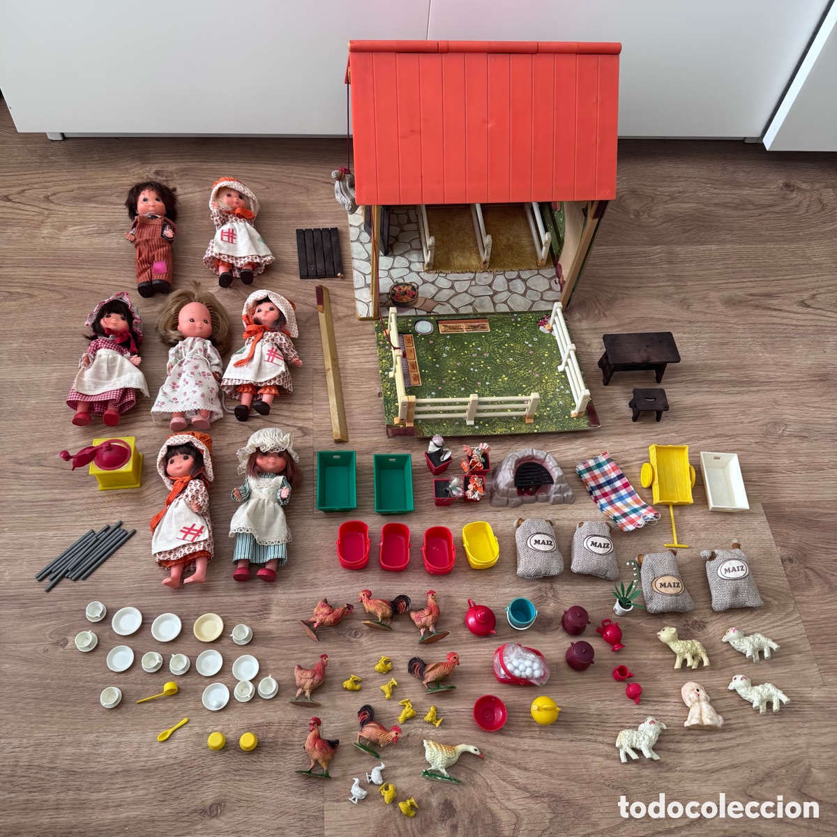 Casas de Mu&ntilde;ecas: Lote granja y mu&ntilde;ecas Laura de las monta&ntilde;s de Toyse vintage