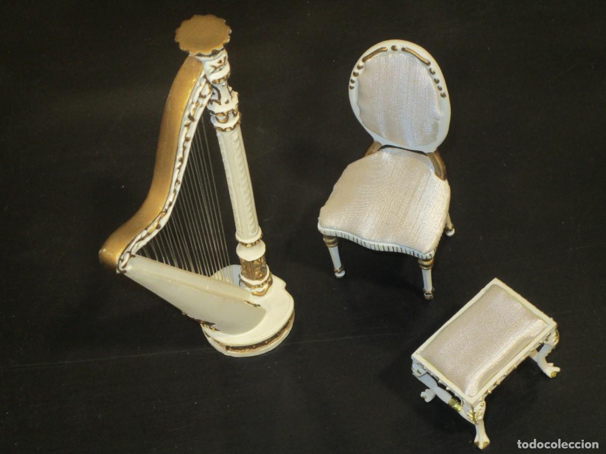 Casas de Mu&ntilde;ecas: -MUEBLES PARA TU CASA DE MU&Ntilde;ECAS &ndash; SET 3 PIEZAS ARPA SILLA Y BANQUETA &ndash; COMO NUEVAS