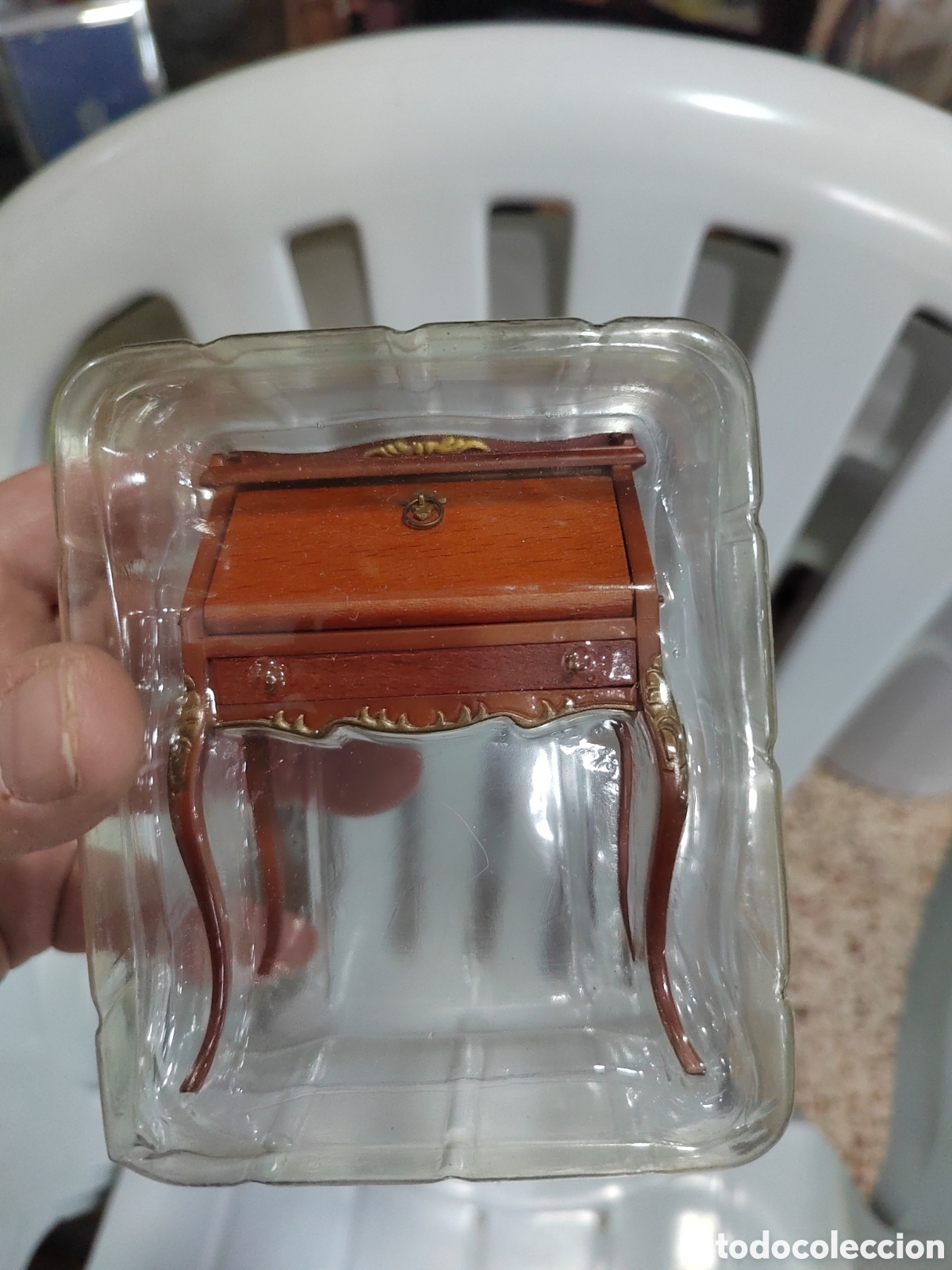 Casas de Mu&ntilde;ecas: Antiguo escritorio bureau para mu&ntilde;ecas