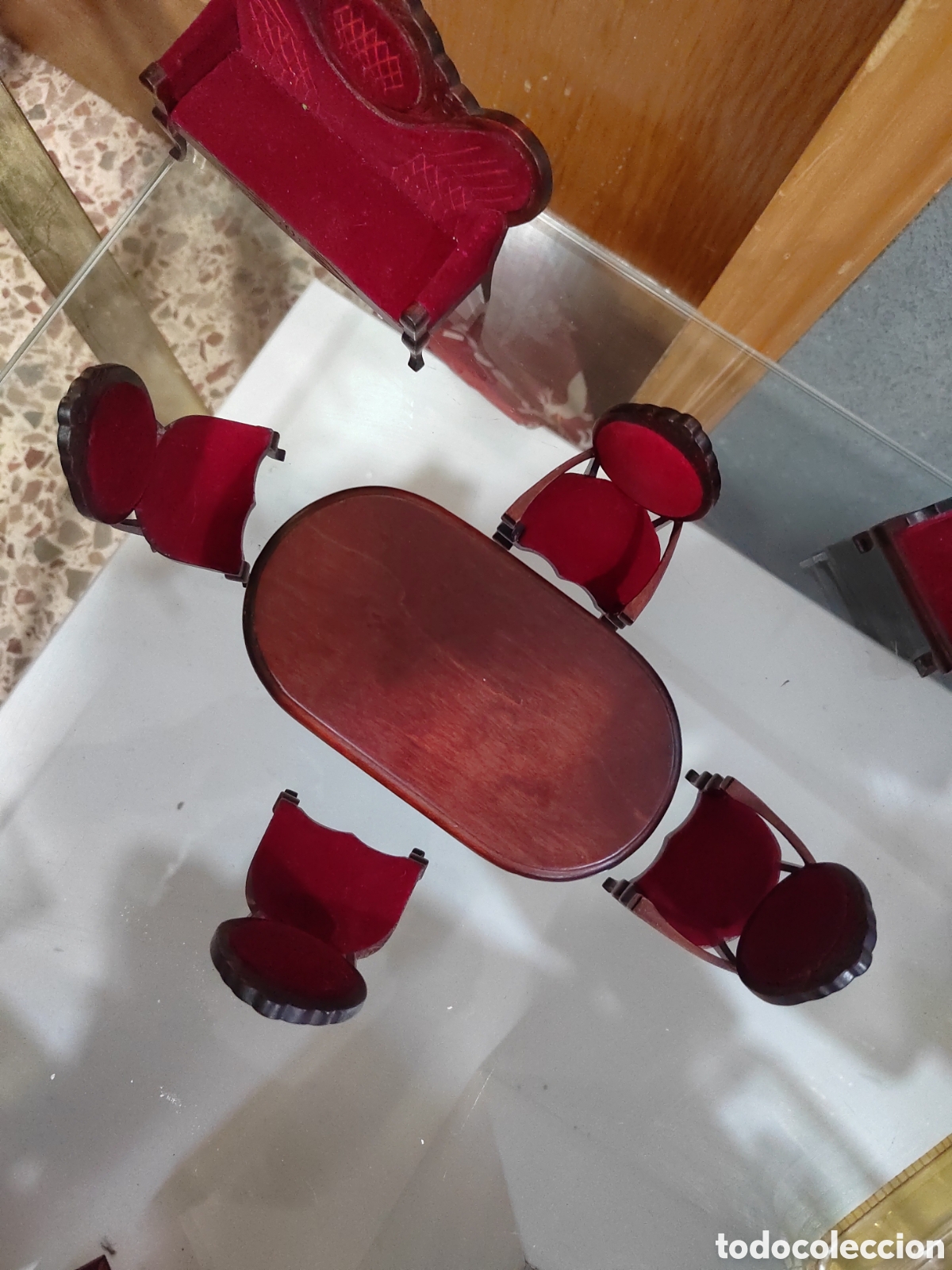 Casas de mu&ntilde;ecas: Mesa y 4 sillas+sofa para casa de mu&ntilde;ecas
