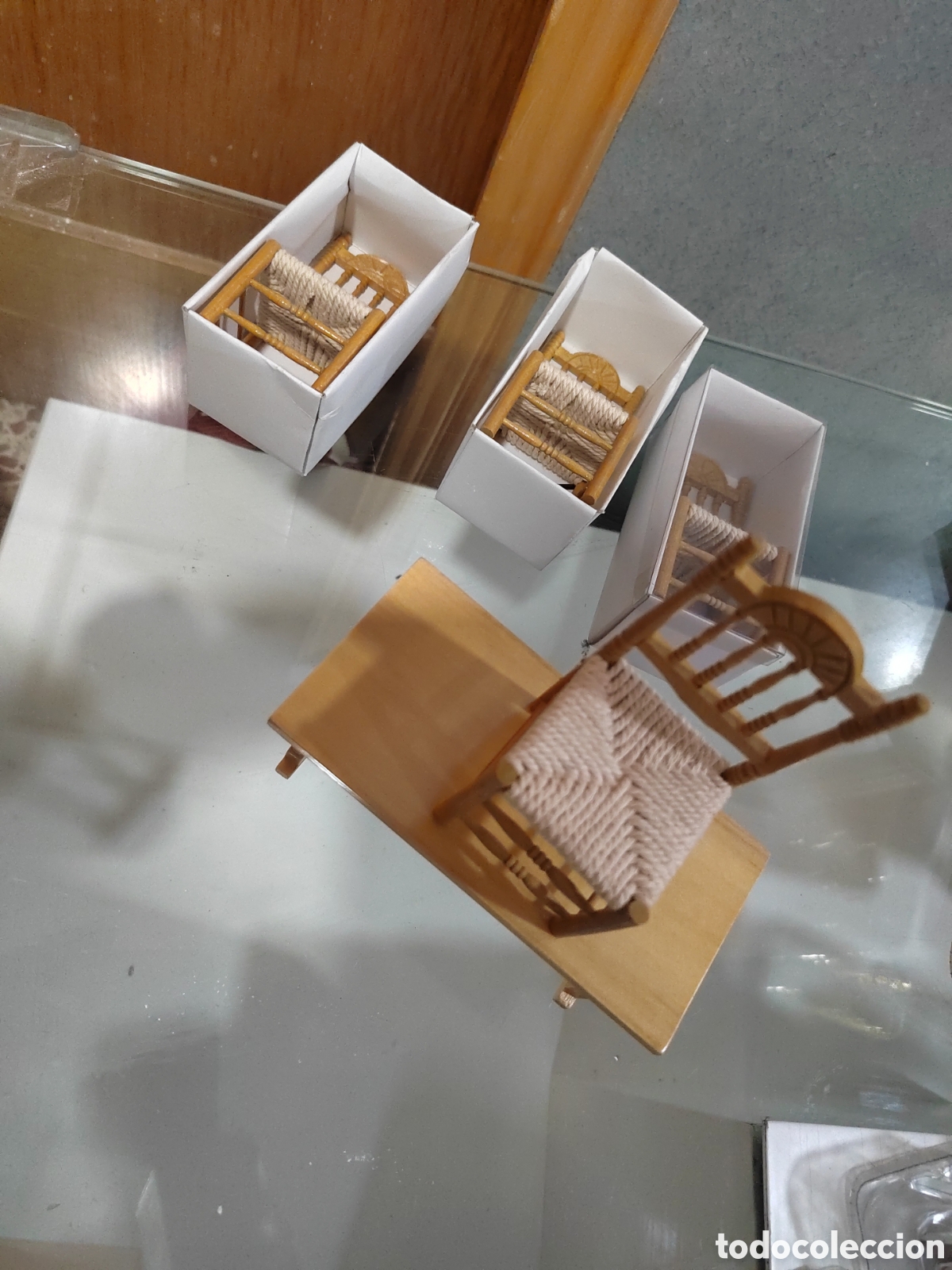 Casas de Mu&ntilde;ecas: Mesa y sillas mu&ntilde;ecas
