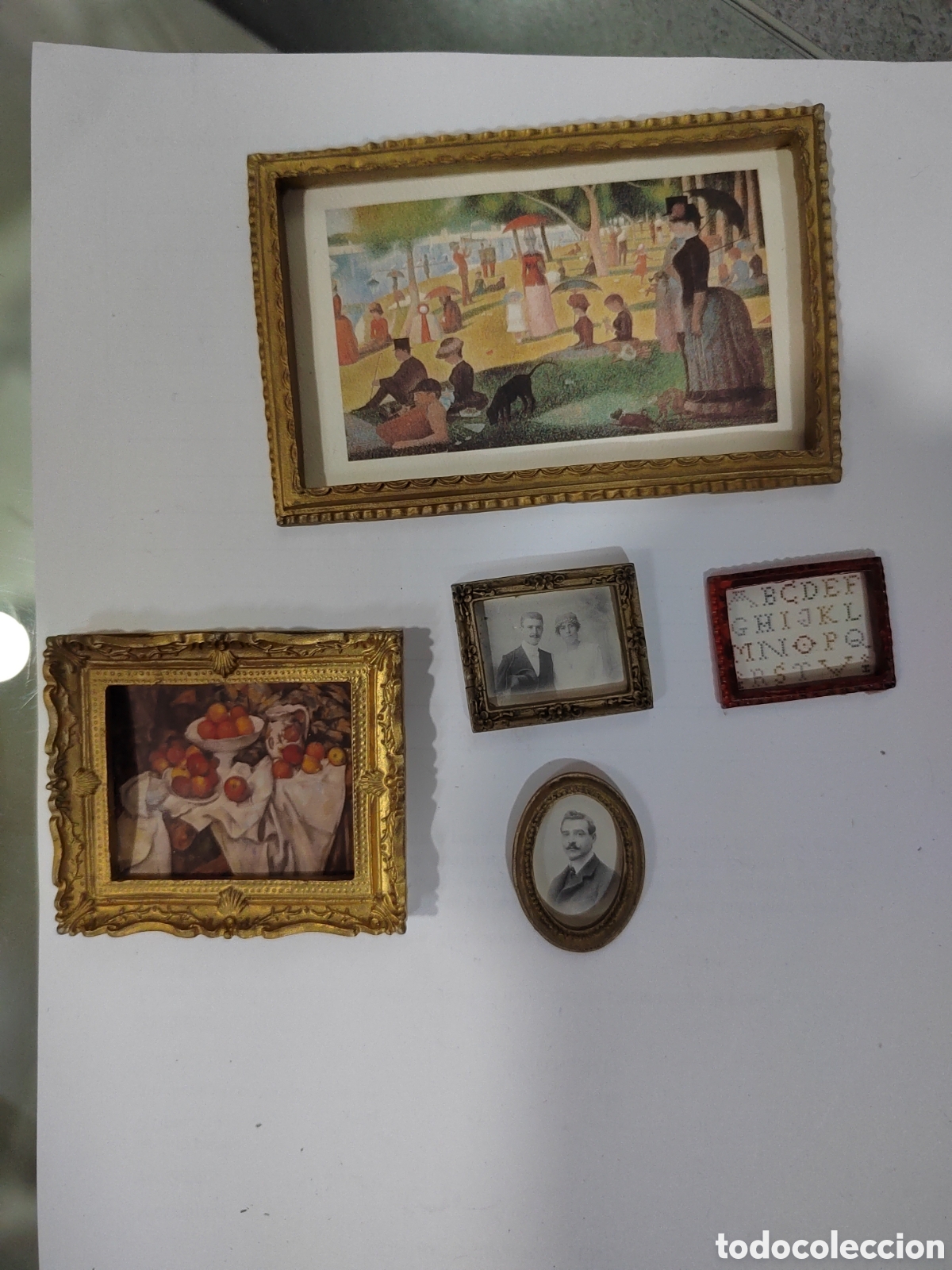 Casas de Mu&ntilde;ecas: Lote cinco cuadros para casa de mu&ntilde;ecas