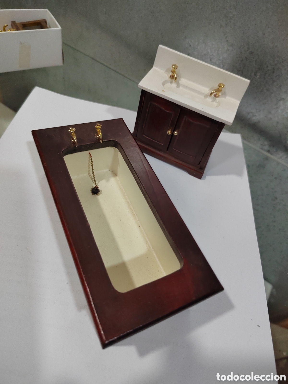 Casas de Mu&ntilde;ecas: Ba&ntilde;era y lavabo casa de mu&ntilde;ecas