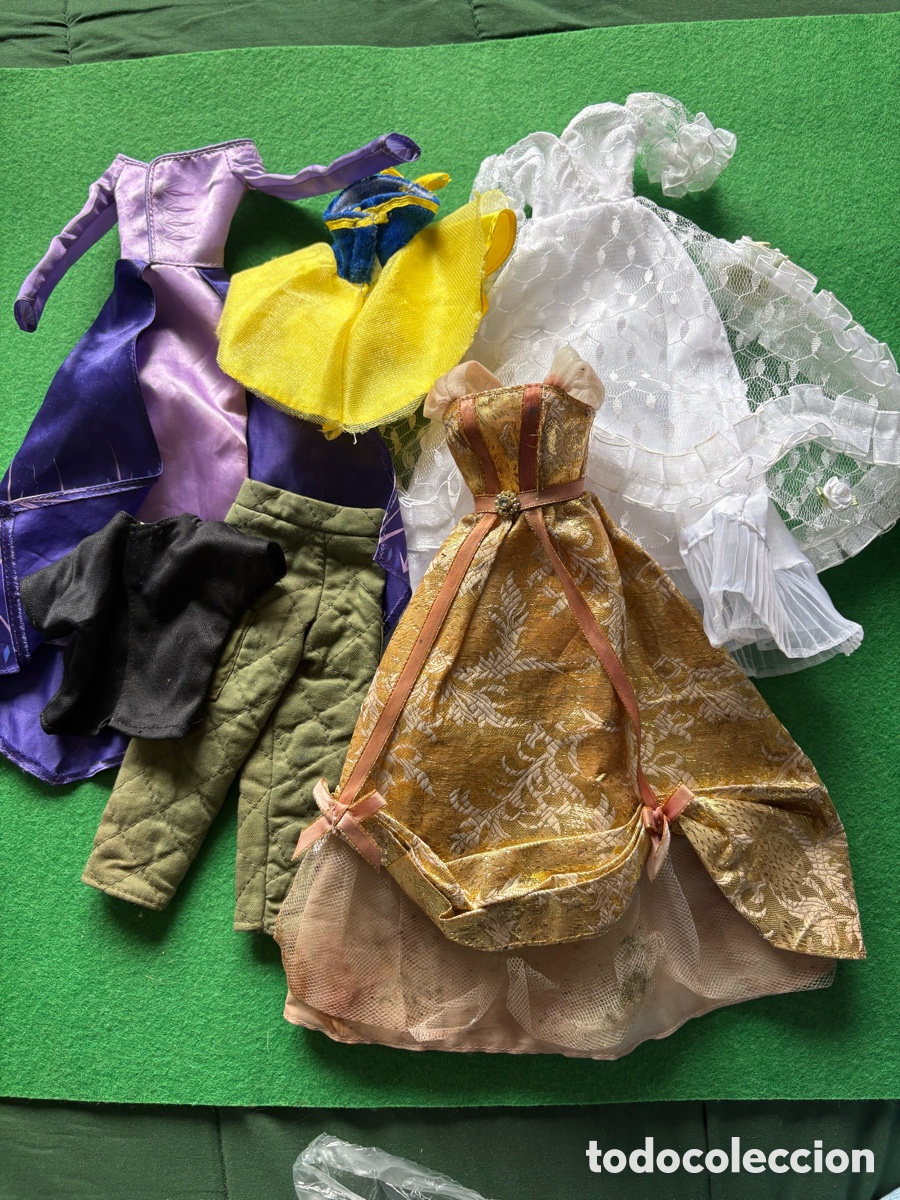 Doll houses: Lote de vestidos de mu&ntilde;eca a catalogar (A20)