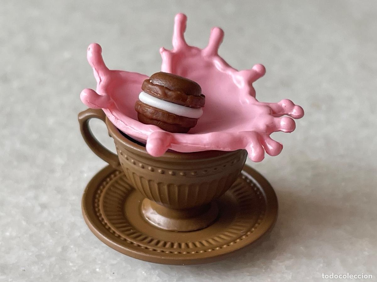Doll houses: Taza con batido de fresa y galleta en miniatura para mu&ntilde;ecas