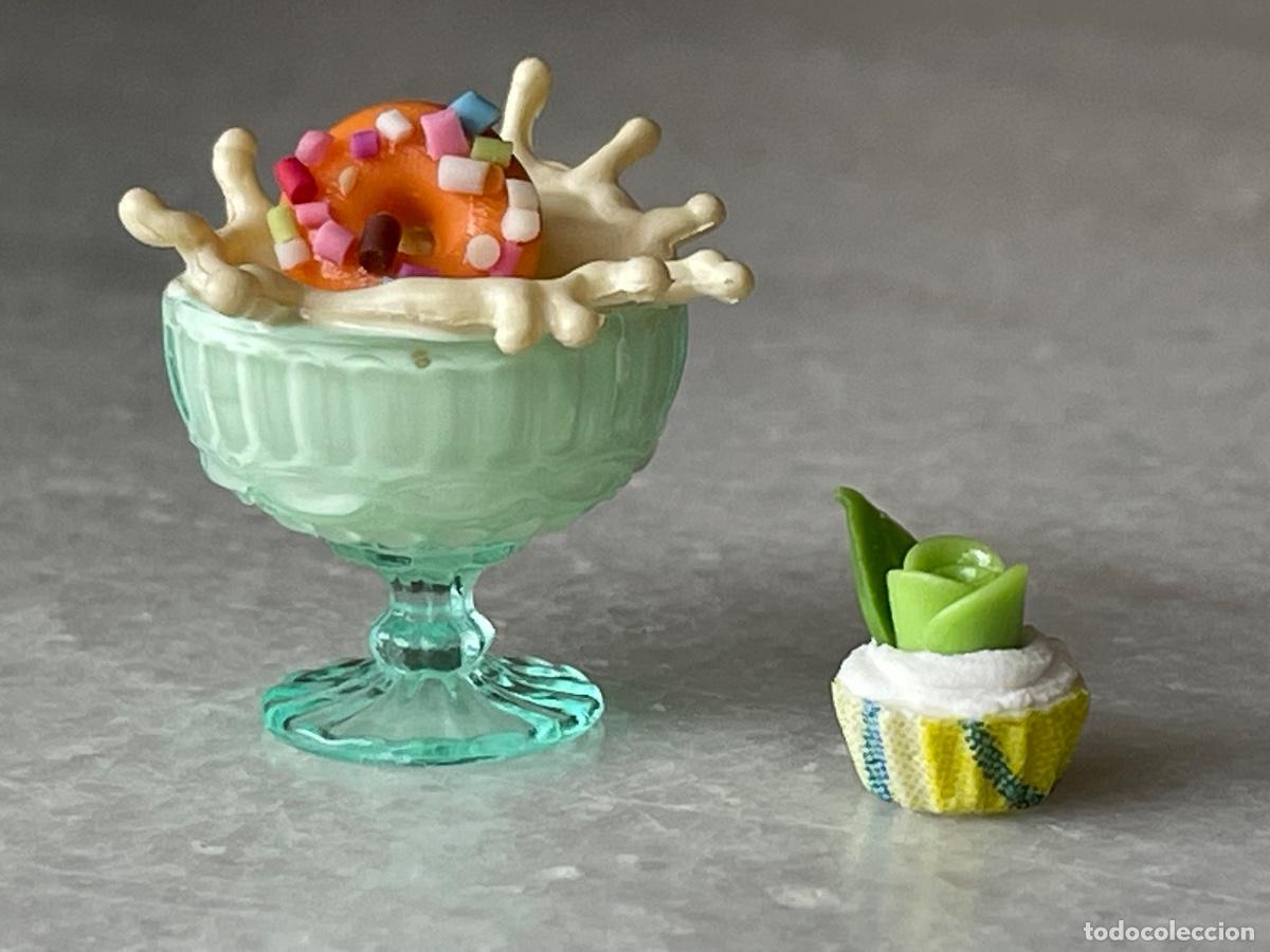 Maisons de Poup&eacute;es: Taz&oacute;n verde con batido de vainilla, d&oacute;nut y pastel en miniatura para mu&ntilde;ecas