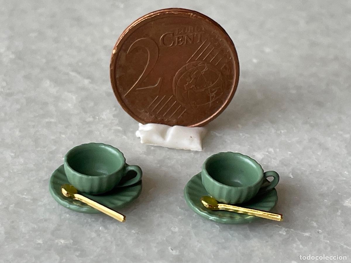 Casas de Mu&ntilde;ecas: Diminutas tazas en color verde, en miniatura para casa de mu&ntilde;ecas