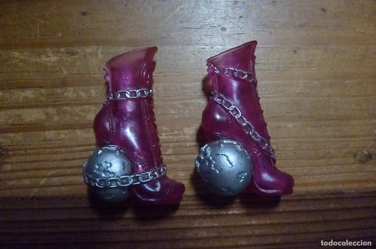 Casas de mu&ntilde;ecas: Botas, botines Monster High - Foto 1