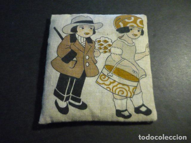 Casas de Mu&ntilde;ecas: COJIN PARA MU&Ntilde;ECAS A&Ntilde;OS 30 9 X 8 CM