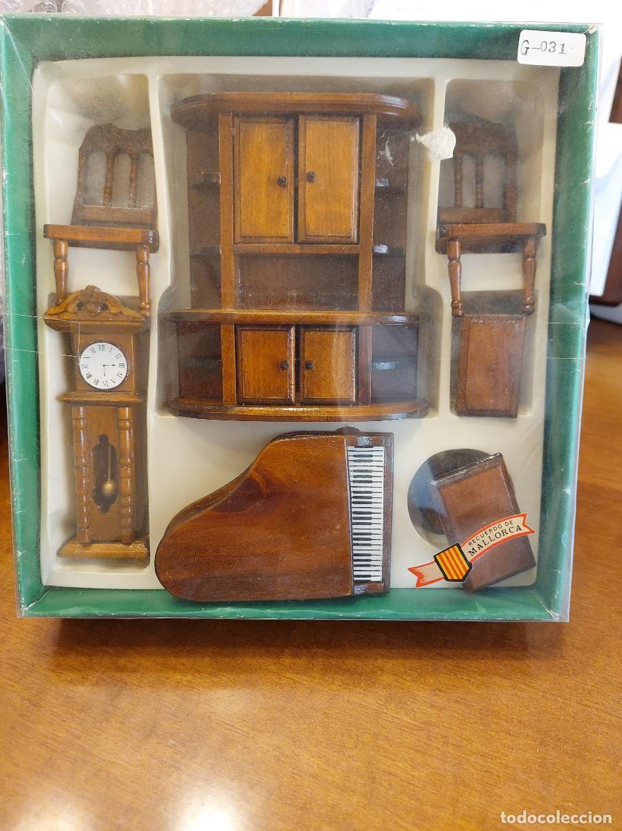 Casas de Mu&ntilde;ecas: Mini muebles de madera para casa de mu&ntilde;ecas con caja &ndash; Recuerdo de Mallorca