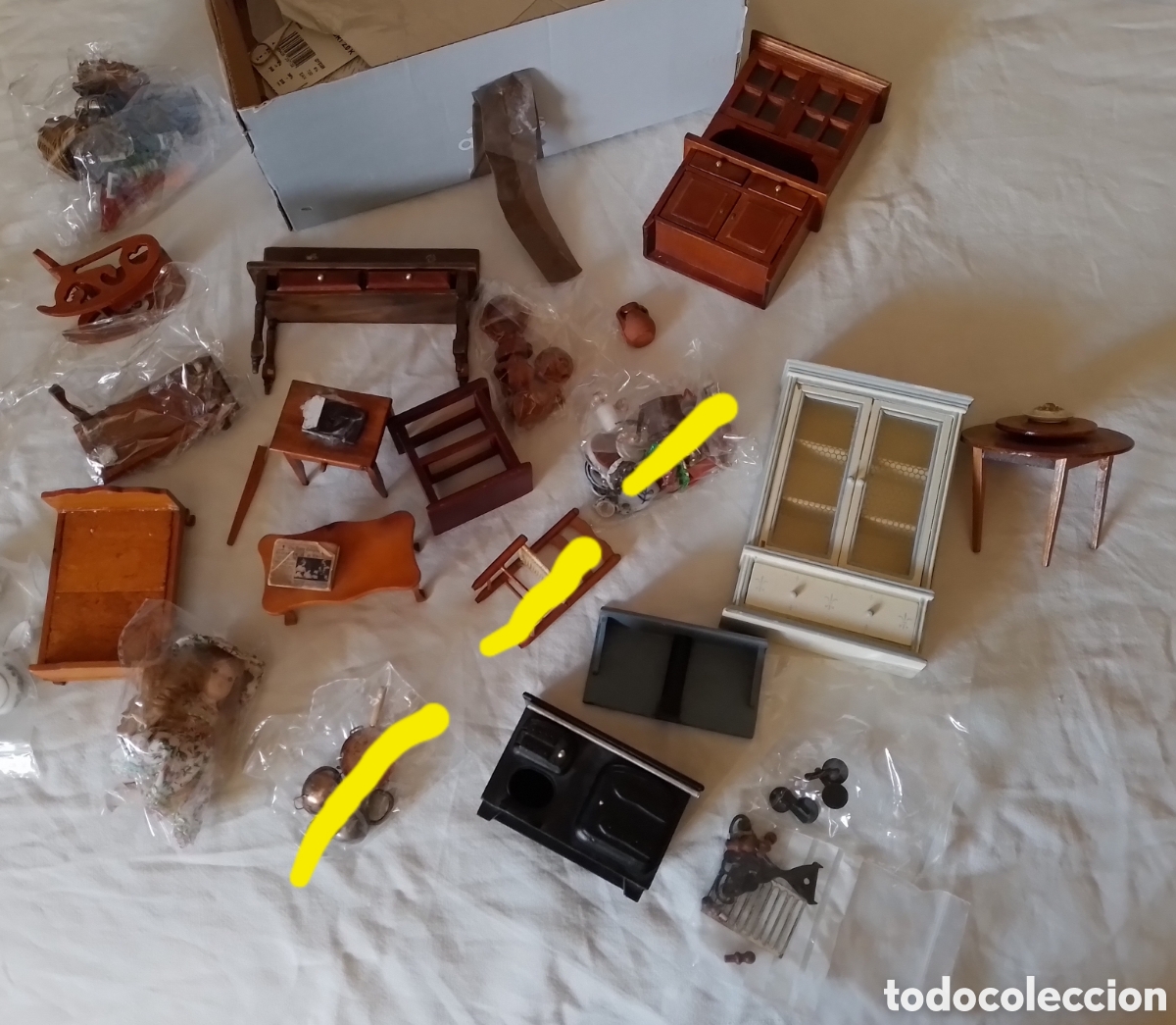 Maisons de Poup&eacute;es: Gran lote casa de mu&ntilde;ecas. Muchas piezas