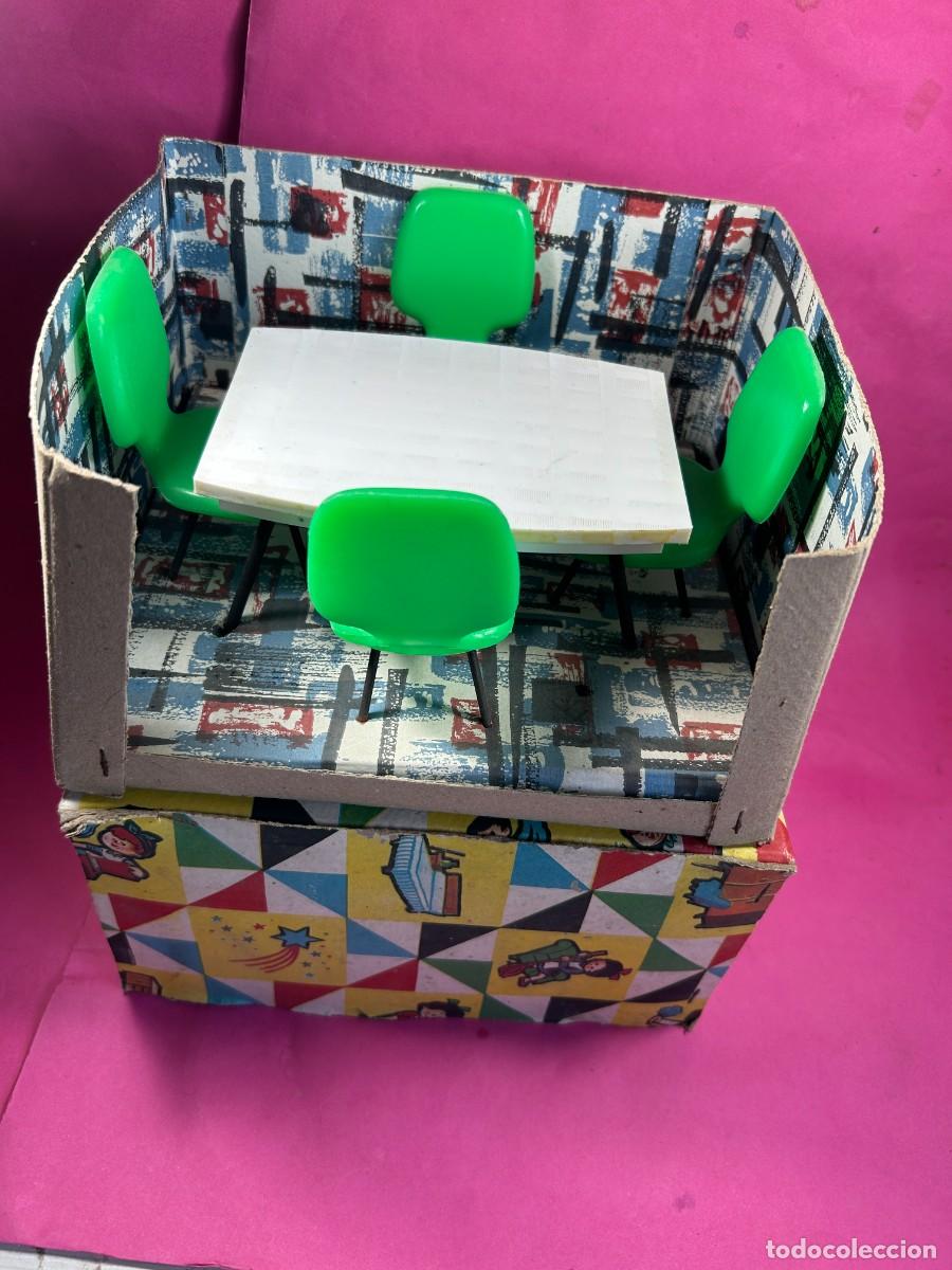 Casas de Mu&ntilde;ecas: JUEGO MESA Y 4 SILLAS CASA DE MU&Ntilde;ECAS A&Ntilde;OS 60