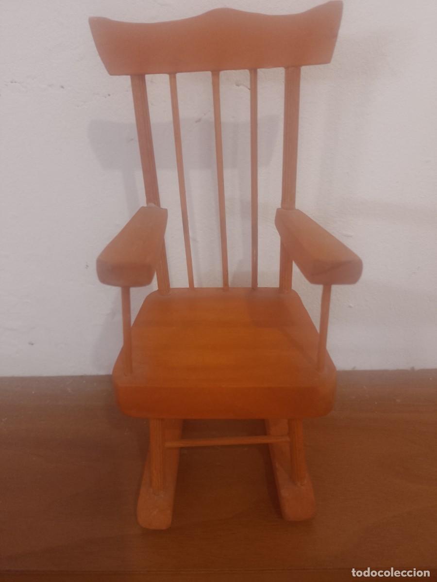 Casas de mu&ntilde;ecas: MINIATURA DE MECEDORA EN MADERA - Foto 5