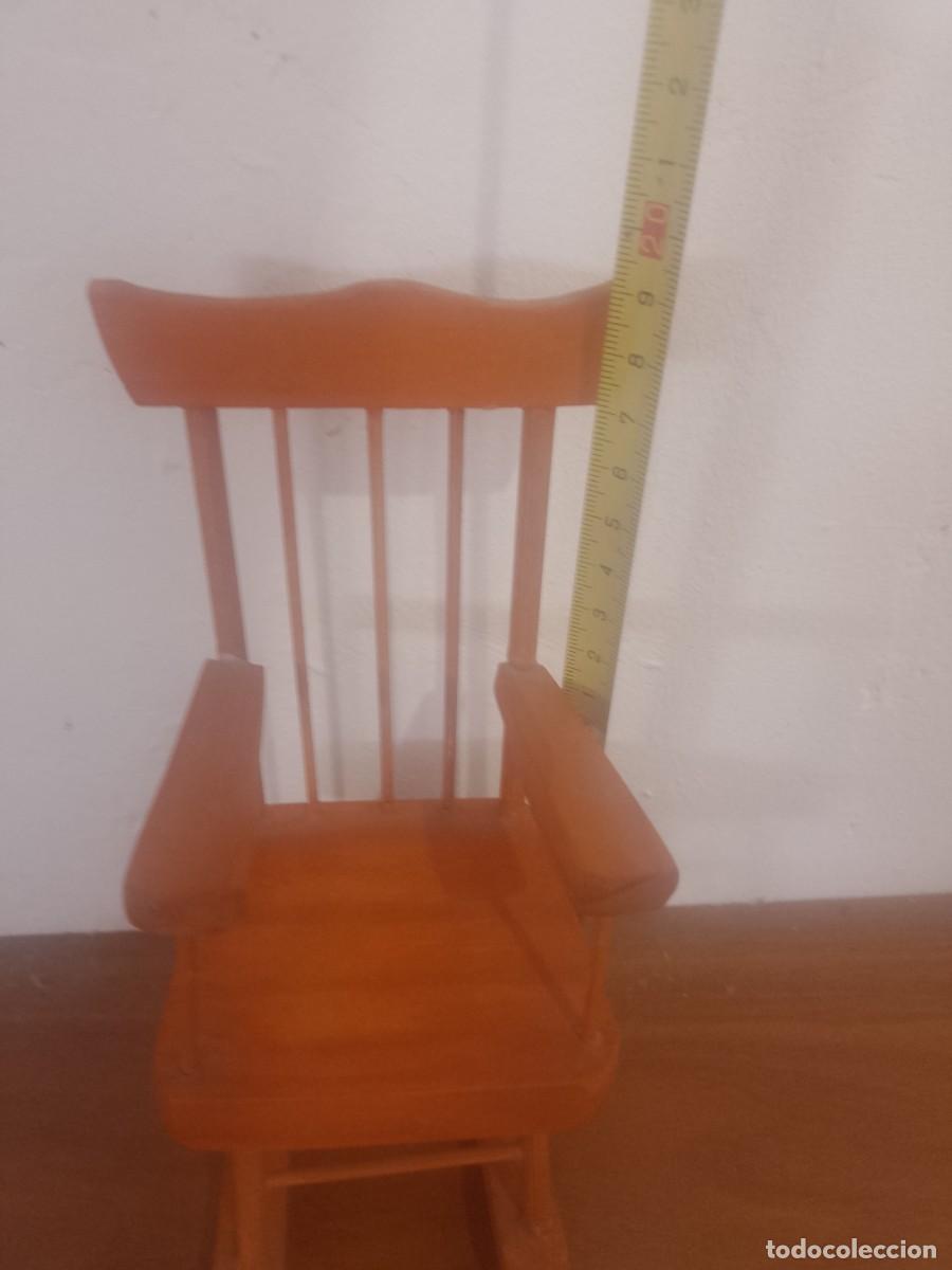 Casas de mu&ntilde;ecas: MINIATURA DE MECEDORA EN MADERA - Foto 6