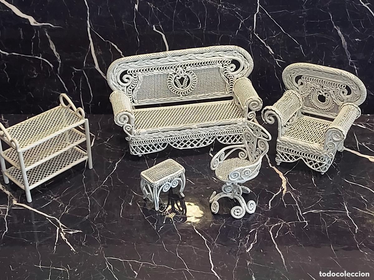 Casas de Mu&ntilde;ecas: CONJUNTO MUEBLES CASA DE MU&Ntilde;ECAS | SOF&Aacute; SILL&Oacute;N MESA CARRITO Y ESTANTER&Iacute;A | METAL
