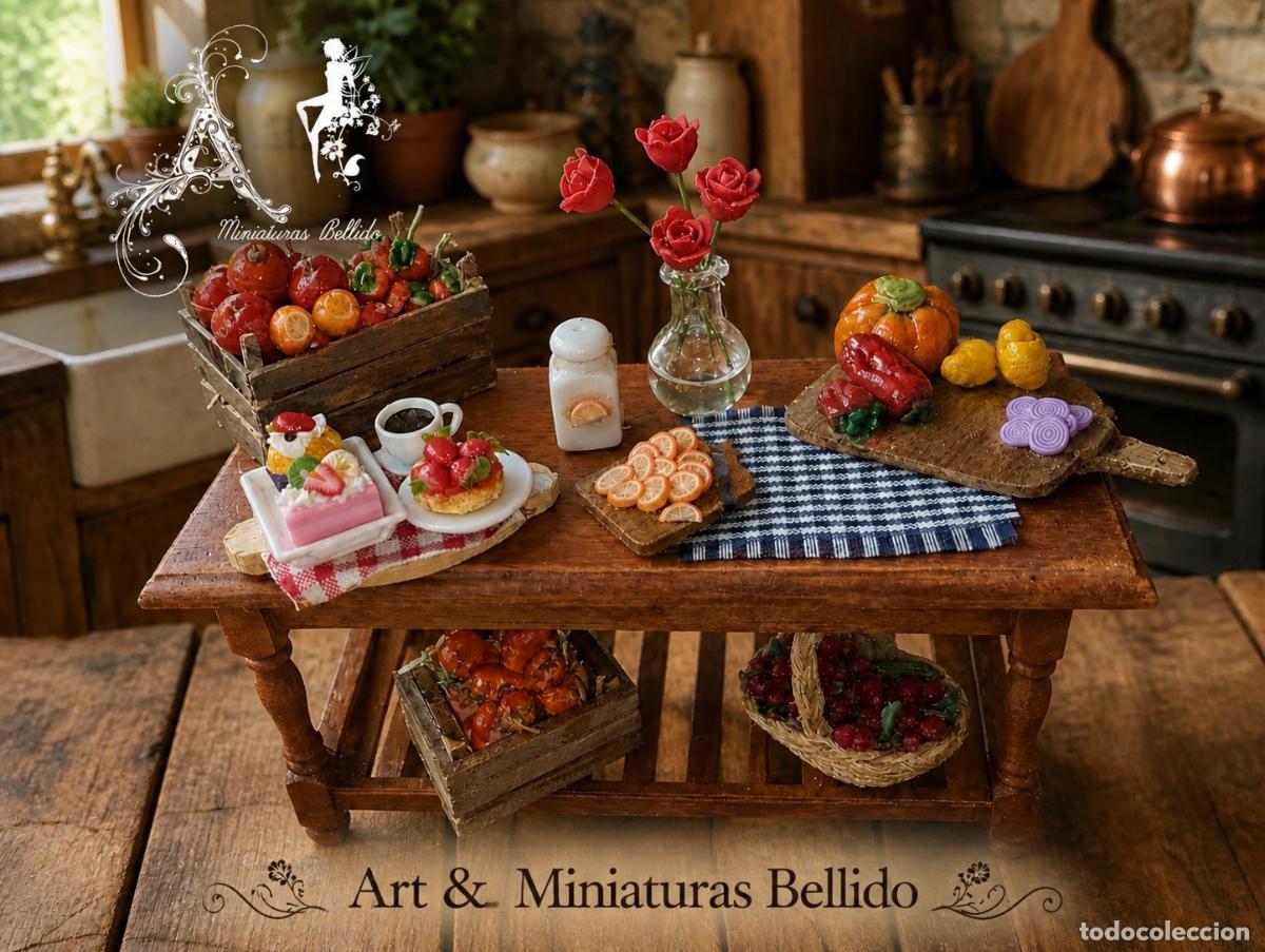 Casas de Mu&ntilde;ecas: Mesa r&uacute;stica de cocina en miniatura artesanal &ndash; Escala 1:12