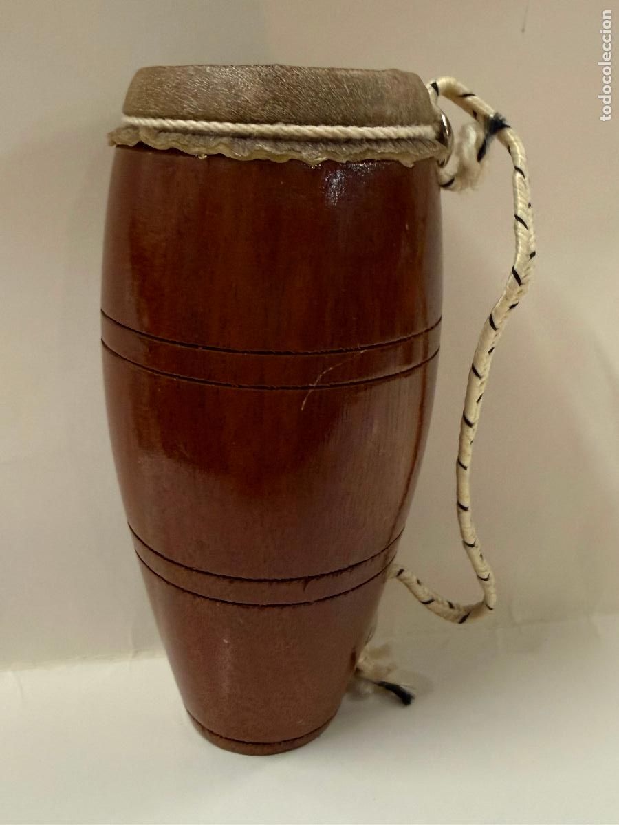Casas de Mu&ntilde;ecas: Curioso tambor en miniatura. En madera y piel. Ideal coleccionismo o casa mu&ntilde;ecas. 11cms alto