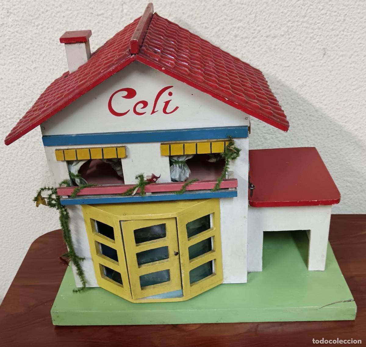 Casas de Mu&ntilde;ecas: CASA DE MU&Ntilde;ECAS CON MUEBLES FABRICADA POR SENDRA DENIA A&Ntilde;OS 50 37X34 CM.