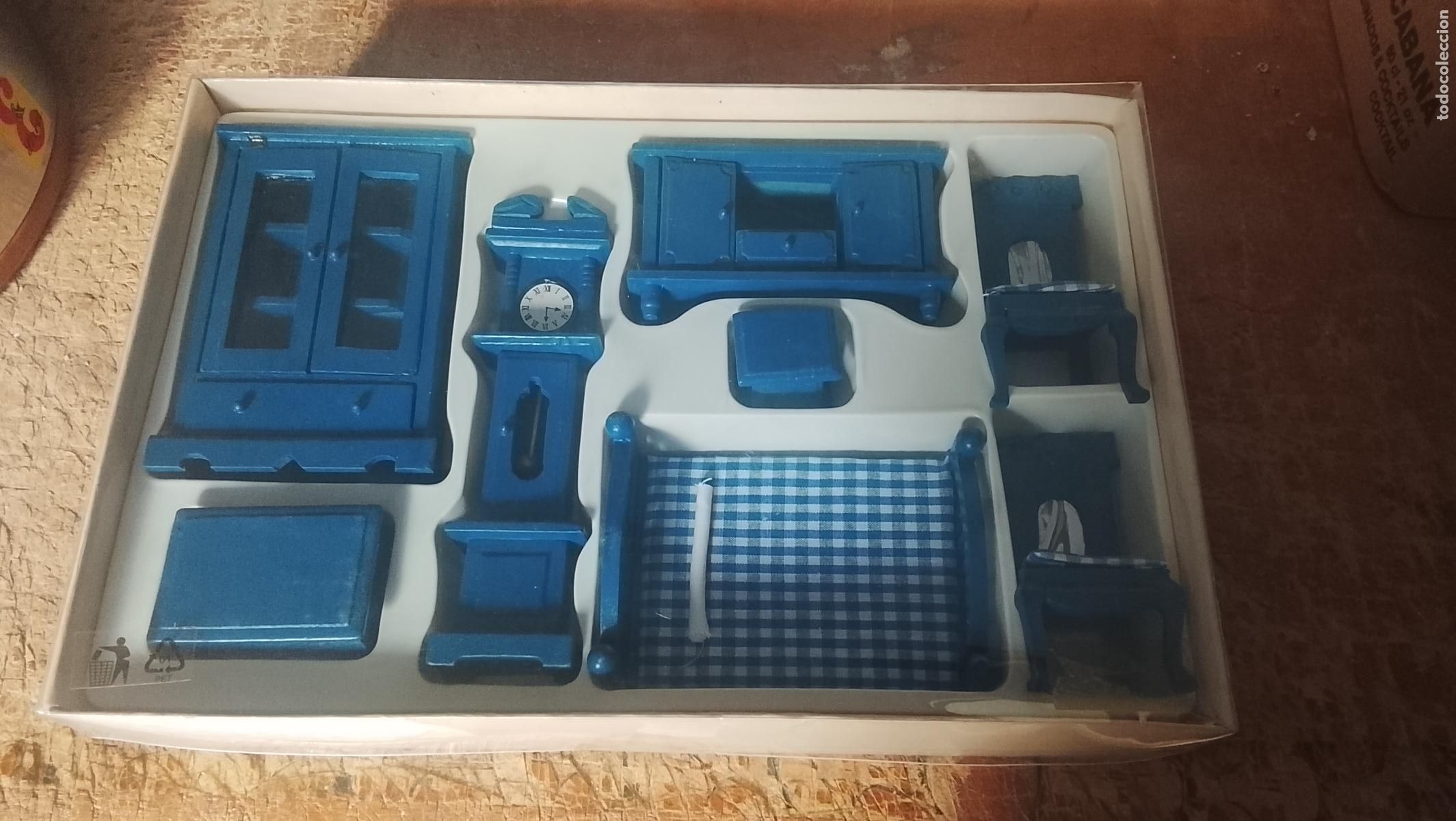 Casas de Mu&ntilde;ecas: Muebles complementos casas de mu&ntilde;ecas madera en caja original cama reloj sillas mesita de noche
